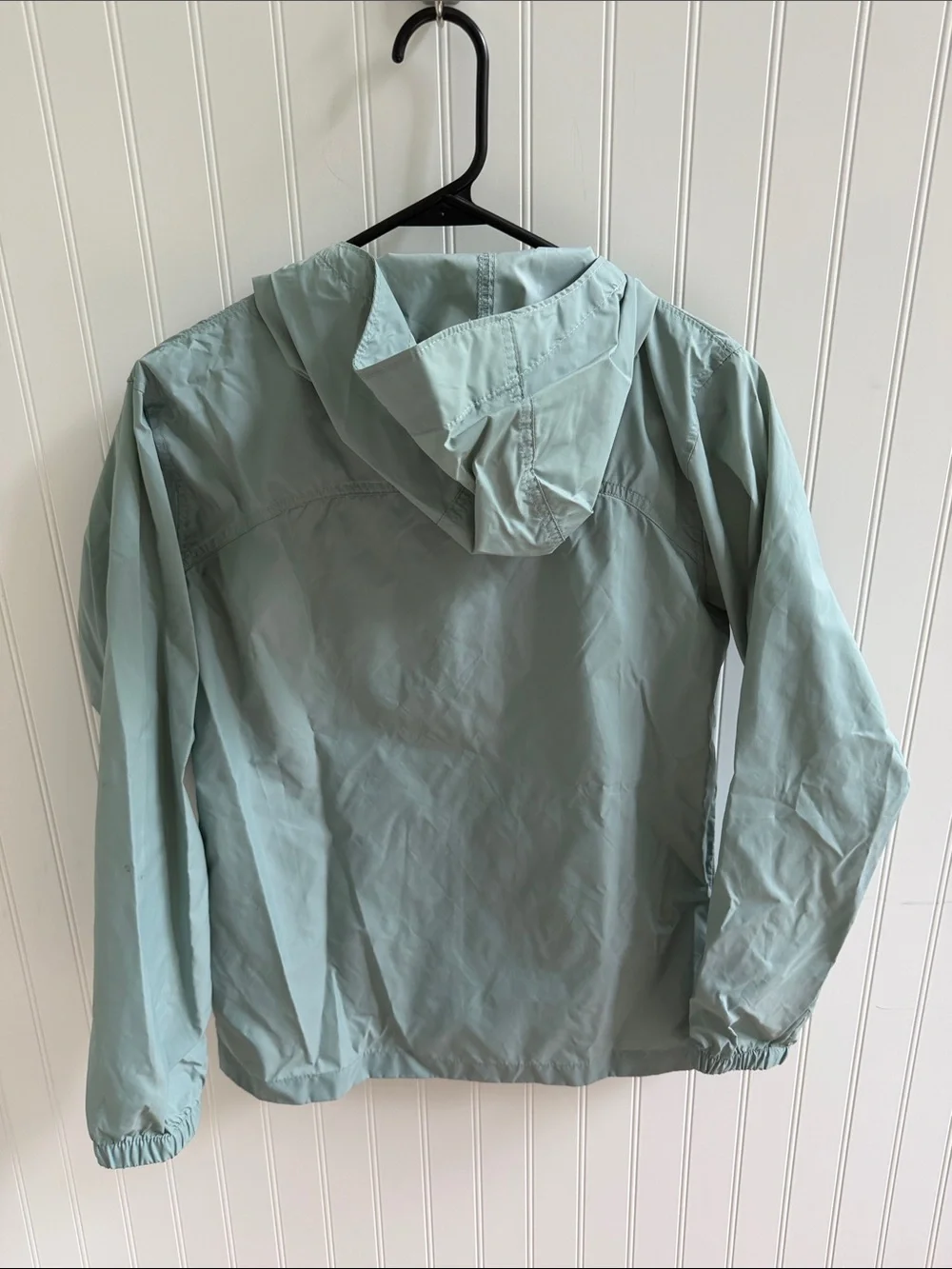 (348)Columbia Kids Hooded Raincoat in Sage Green with Navy Zip